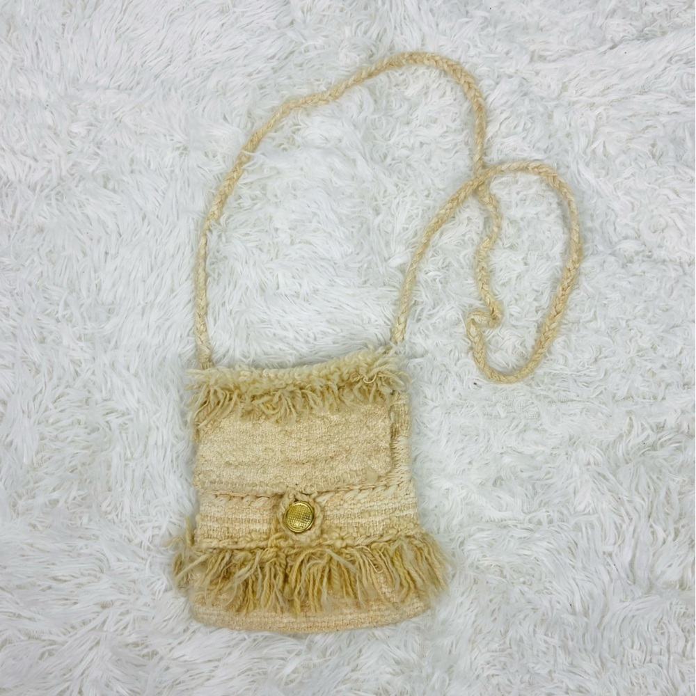 UNBRANDED cream mini fringe fabric crossbody knit boho golden button purse - Picture 14 of 14